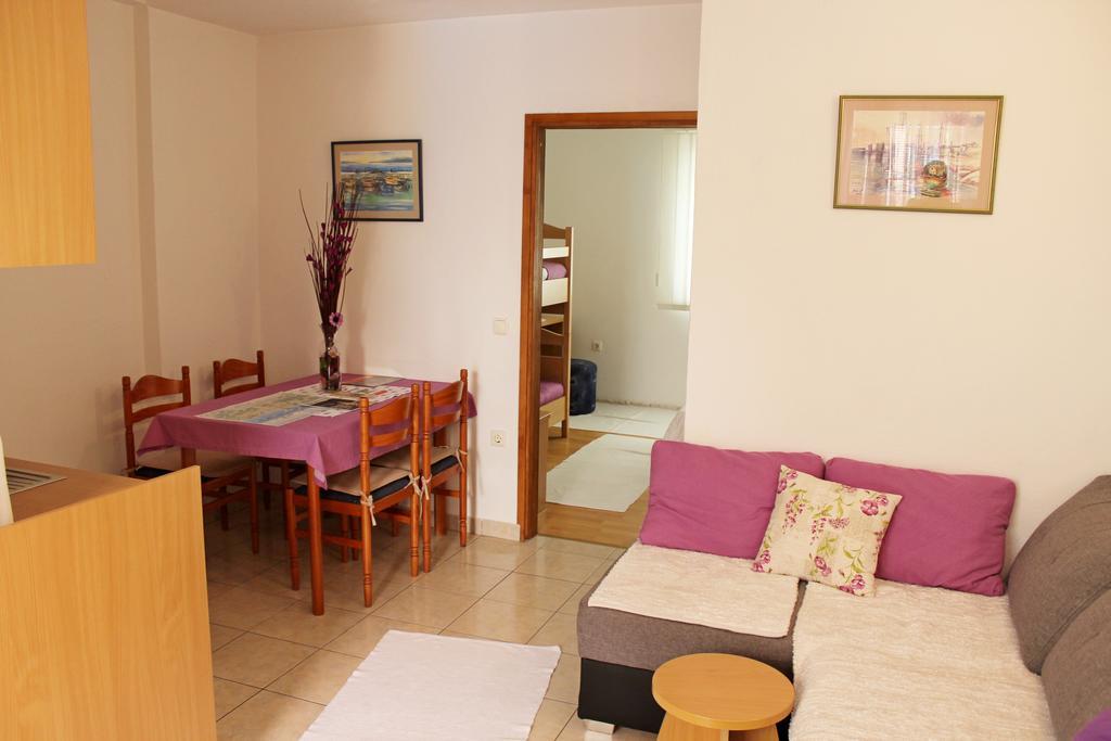 Apartments Petric Makarska Esterno foto