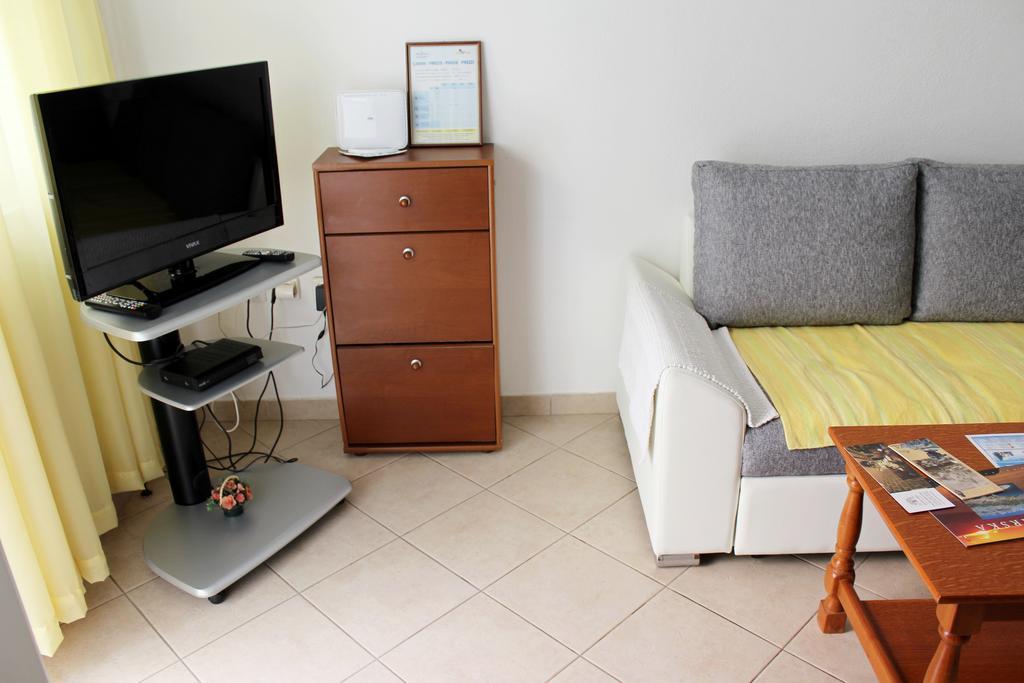 Apartments Petric Makarska Esterno foto