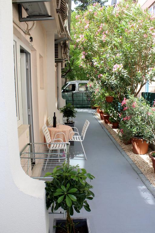 Apartments Petric Makarska Esterno foto
