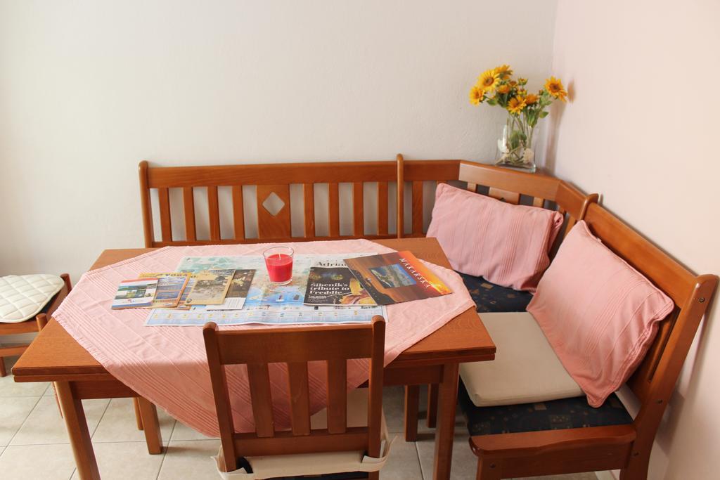 Apartments Petric Makarska Esterno foto